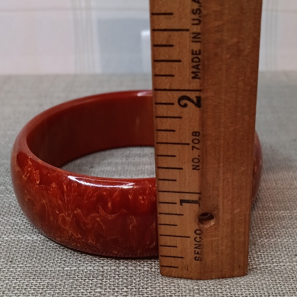Vintage Orange Red Marbled Bakelite Bangle Bracelet - Picture 4 of 6